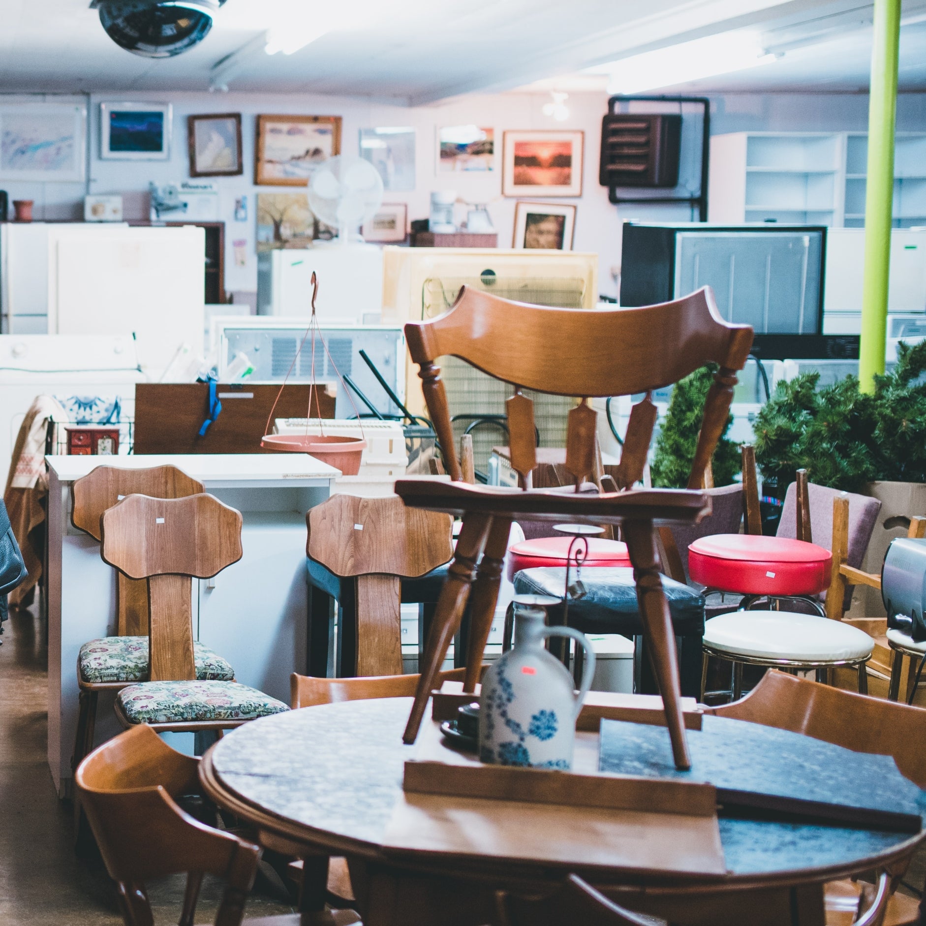 THRIFT STORE EDIT | Second Hand Shopping Guide