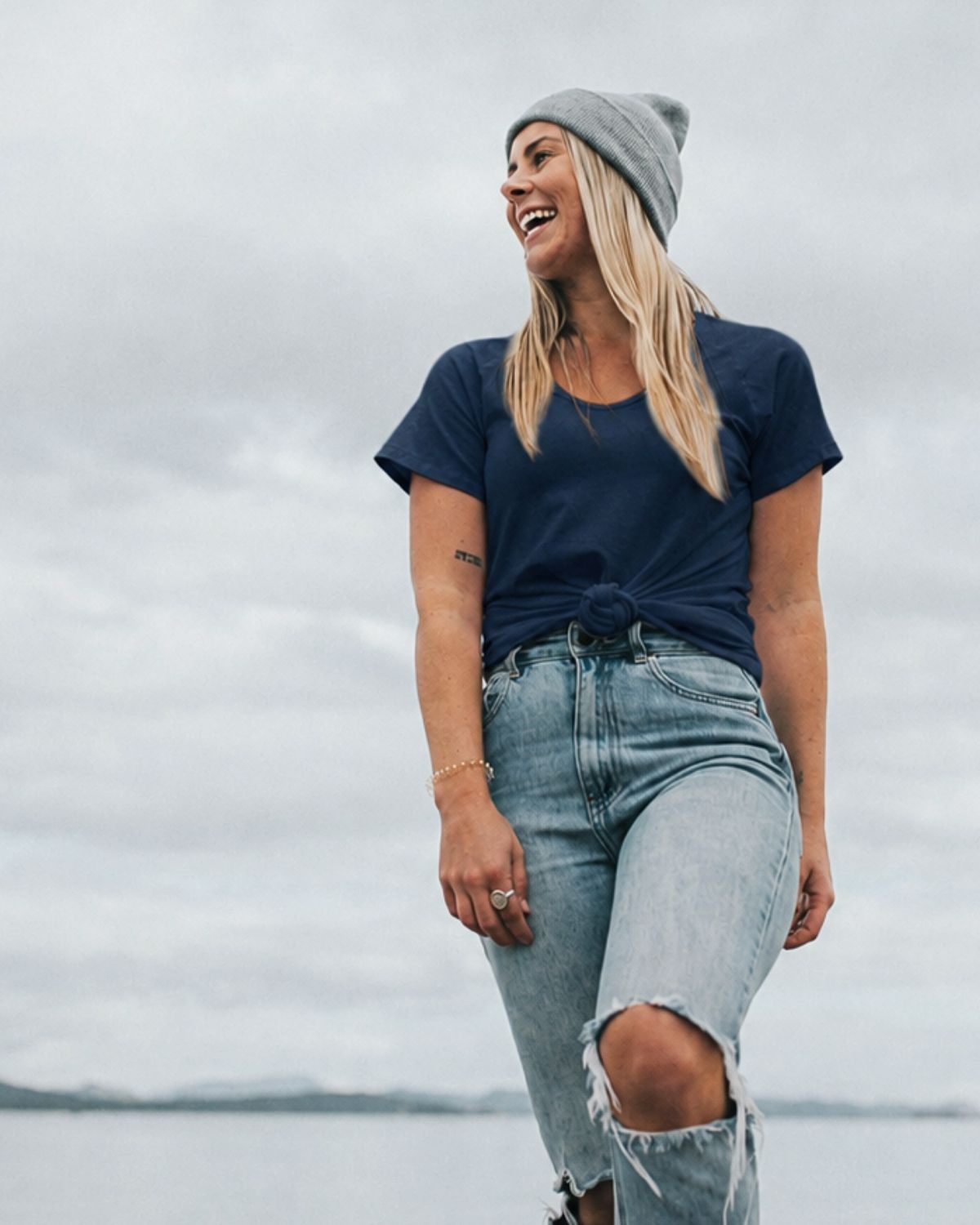 Ula V-neck Tee